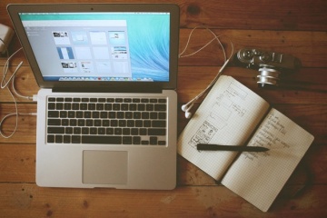 apple-camera-desk-office.jpg